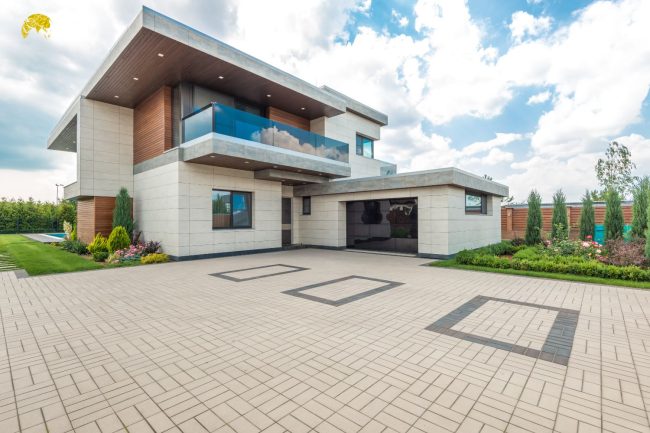Amitabh Bachchan Sells Luxury Apartment